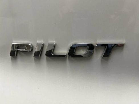 Used 2020 Honda Pilot Elite image 32