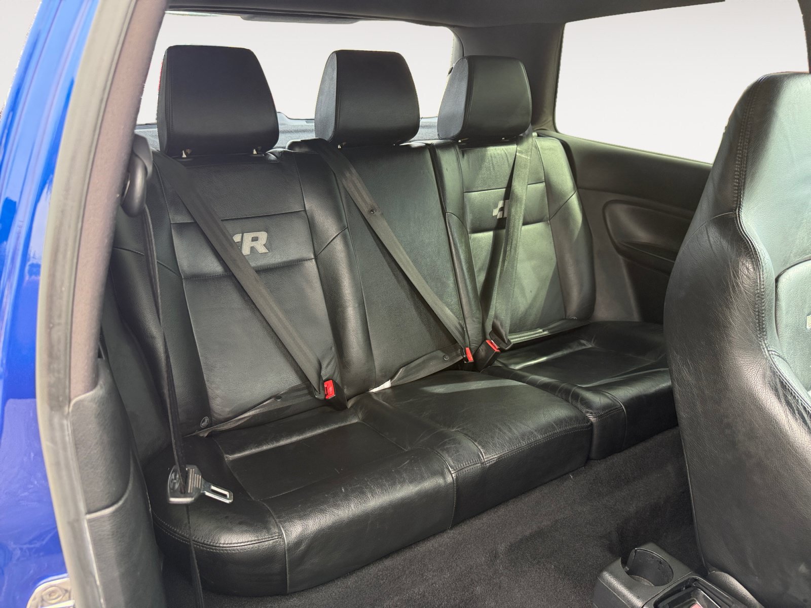 Used 2004 Volkswagen R32 AWD/4WD image 18