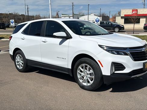 Used 2022 Chevrolet Equinox LT AWD/4WD image 3