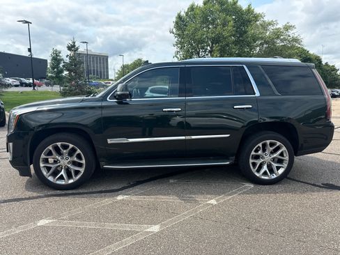 Used 2016 Cadillac Escalade Luxury AWD/4WD image 2
