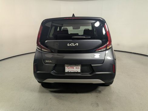 Used 2023 Kia Soul LX image 6