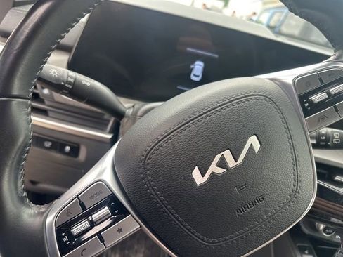 Used 2023 Kia Telluride EX w/ EX Captain's Chair Package FWD image 21