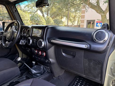 Used 2013 Jeep Wrangler Unlimited Sahara w/ Connectivity Group image 35