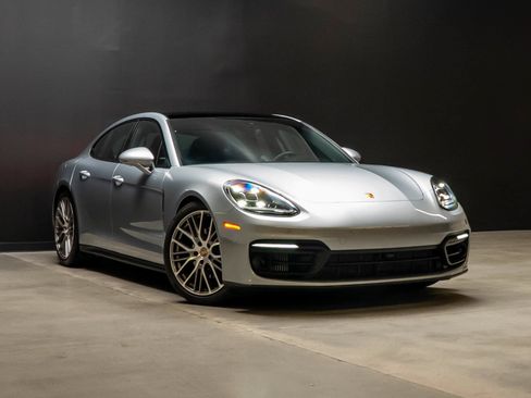 Certified 2023 Porsche Panamera 4 Platinum Edition AWD/4WD image 9