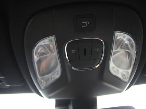 Used 2025 Jeep Compass Limited w/ Elite Group AWD/4WD image 13