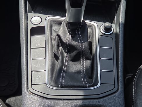 Used 2024 Volkswagen Jetta SEL FWD image 26