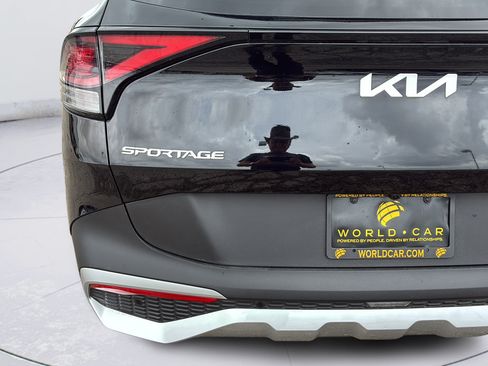 Used 2025 Kia Sportage EX FWD image 30