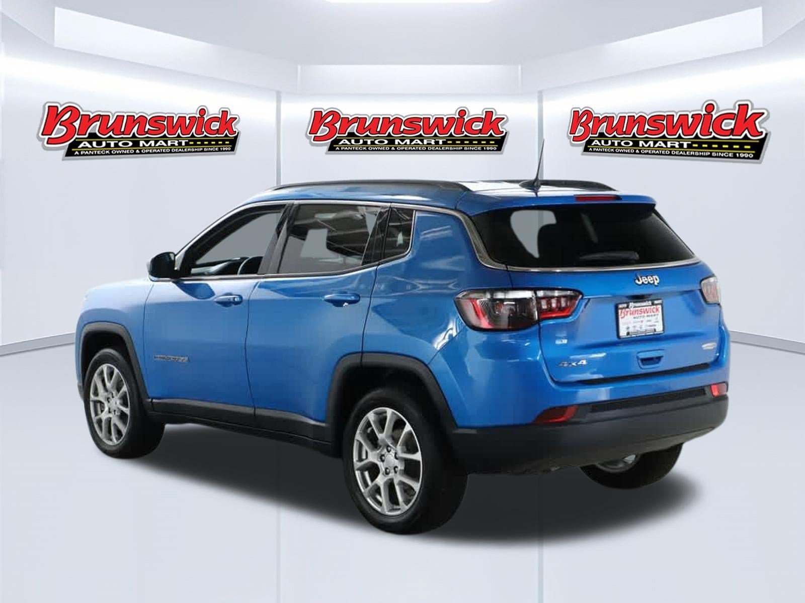 Certified 2024 Jeep Compass Latitude AWD/4WD image 42