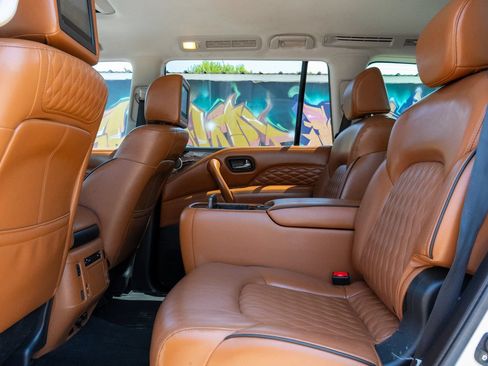 Used 2018 INFINITI QX80 4WD w/ Deluxe Technology Package image 39