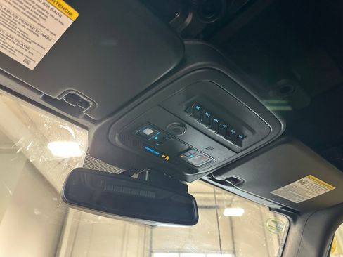 Used 2024 Ford Bronco Everglades AWD/4WD image 36
