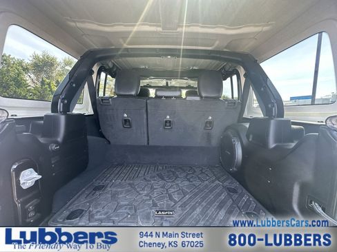 Used 2022 Jeep Wrangler Unlimited Sahara w/ Cold Weather Group AWD/4WD image 21