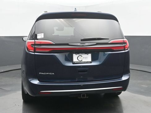 Used 2022 Chrysler Pacifica Pinnacle FWD image 5