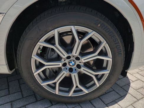 New 2027 BMW X7 xDrive40i w/ Premium Package AWD/4WD image 11