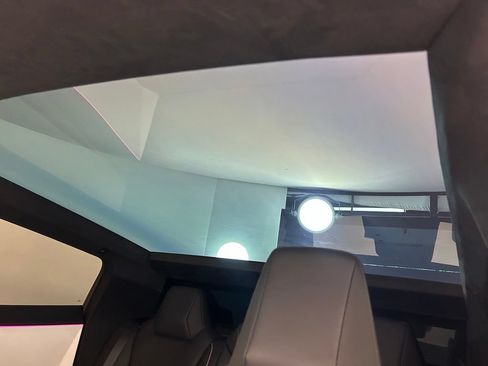 Used 2024 Tesla Cybertruck AWD Crew Cab image 36