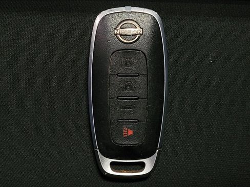 Used 2025 Nissan Sentra SV FWD image 32