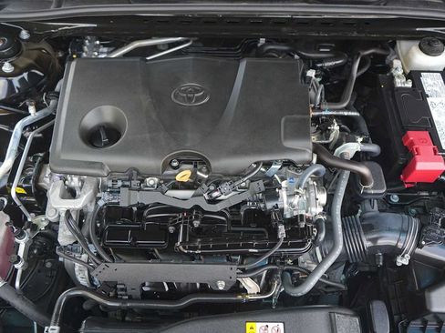 Used 2023 Toyota Camry SE FWD image 9