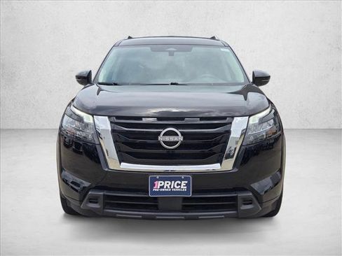 Used 2025 Nissan Pathfinder SV AWD/4WD image 2