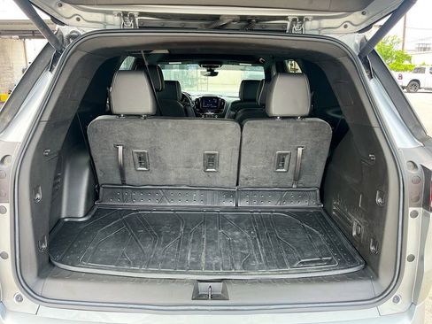 Used 2023 Chevrolet Traverse Premier FWD image 27