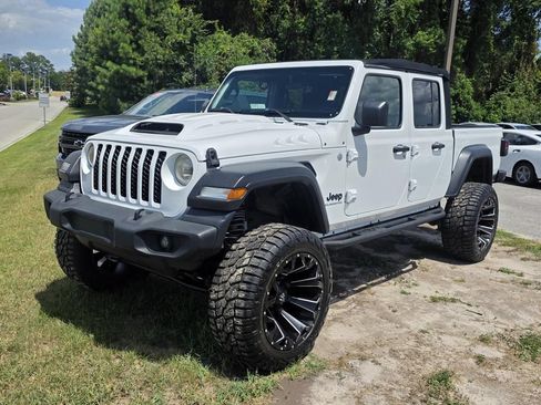 Used 2020 Jeep Gladiator Sport w/ Quick Order Package 24S AWD/4WD image 4