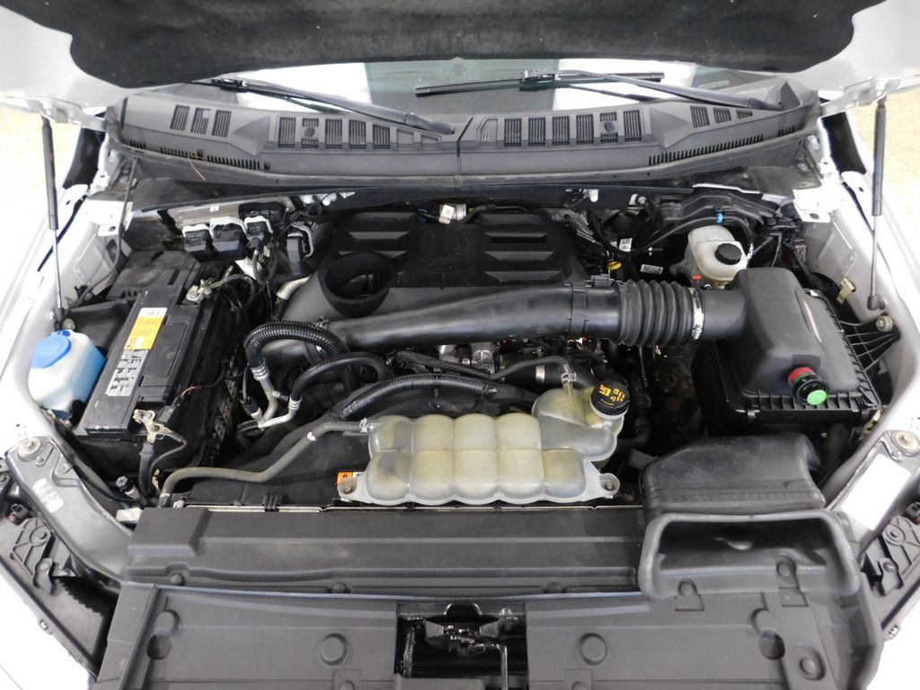 Used 2019 Ford F150 XLT w/ Equipment Group 302A Luxury AWD/4WD image 15