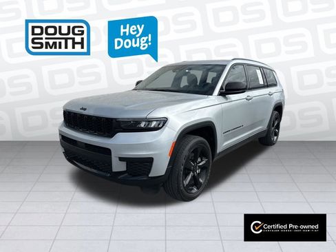 Used 2023 Jeep Grand Cherokee L Laredo image 3