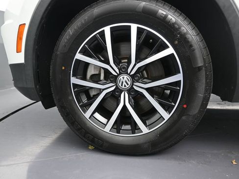 Used 2021 Volkswagen Tiguan SEL image 9