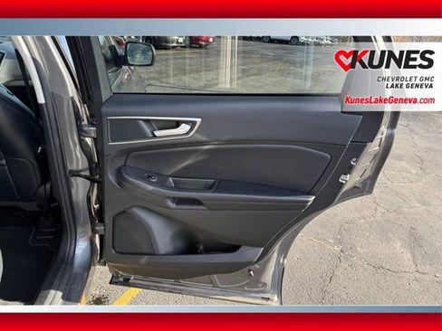 Used 2023 Ford Edge SEL image 16