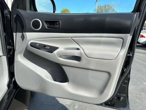 Used 2015 Toyota Tacoma 4x4 Double Cab w/ TRD Sport Package image 27