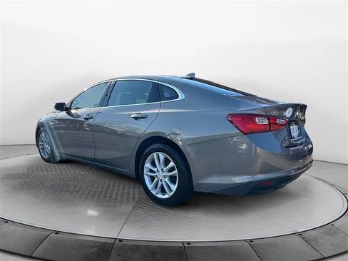 Used 2018 Chevrolet Malibu LT image 3