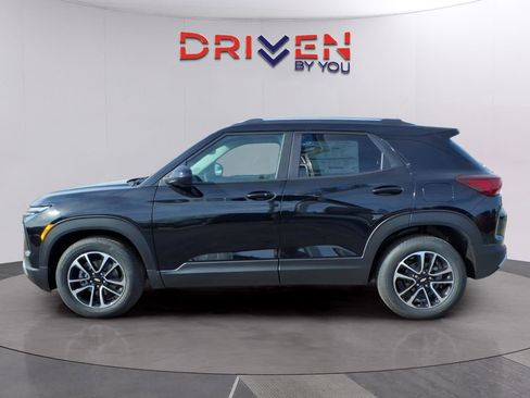 New 2026 Chevrolet TrailBlazer LT w/ Convenience Package FWD image 2