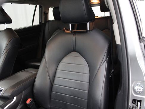 Used 2021 Toyota Highlander XLE image 18