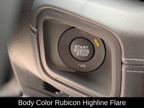 Used 2025 Jeep Gladiator Rubicon AWD/4WD image 19