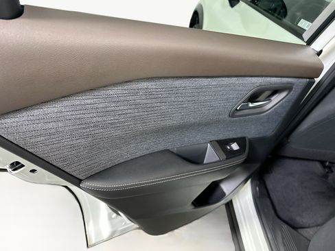 Used 2023 Nissan Rogue SV image 25