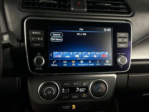 Used 2025 Nissan Leaf S image 17