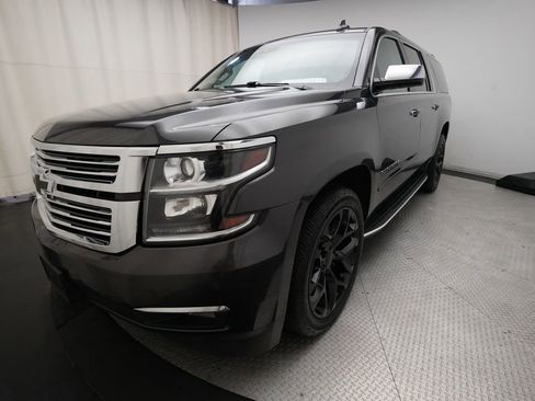 Used 2018 Chevrolet Suburban Premier AWD/4WD image 12