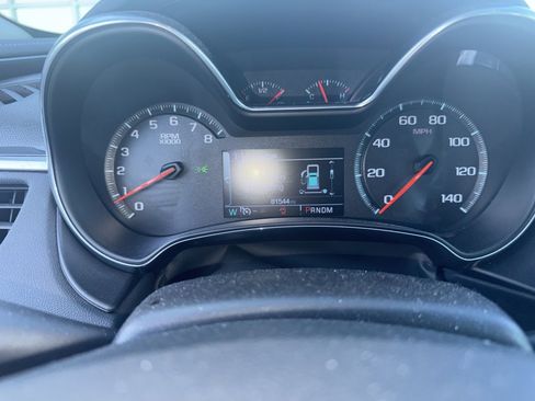 Used 2017 Chevrolet Impala LT w/ Convenience Package image 5