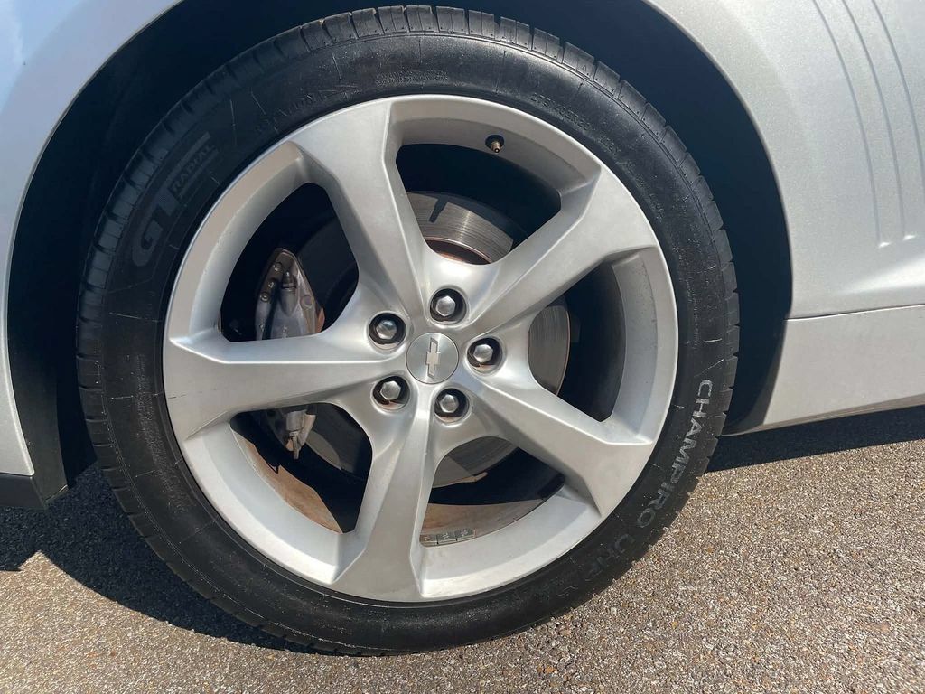 Used 2015 Chevrolet Camaro SS RWD image 6