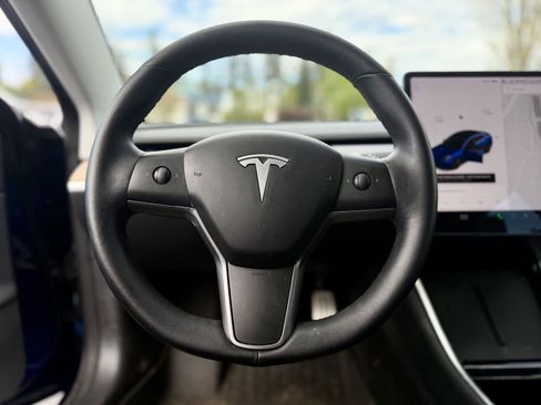 Used 2020 Tesla Model 3 Performance image 7