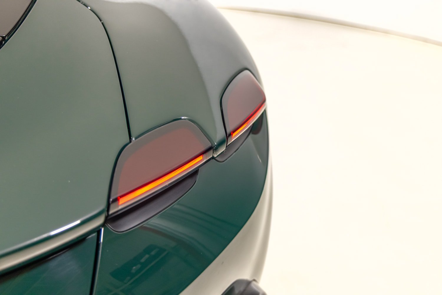 Used 2021 Ferrari Roma RWD image 43