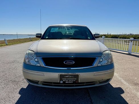 Used 2005 Ford Five Hundred SEL image 2
