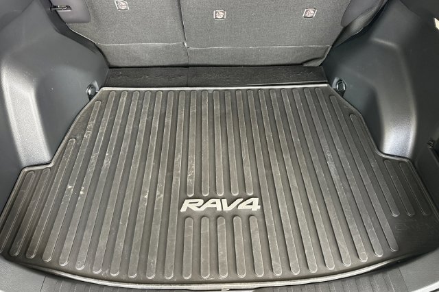 Certified 2024 Toyota RAV4 XLE AWD/4WD image 19