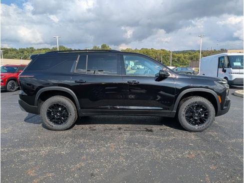 New 2026 Chevrolet Traverse Z71 w/ Driver Confidence Package image 8