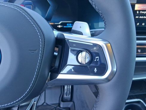 New 2026 BMW 750e xDrive w/ Premium Package image 21