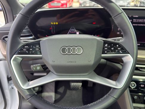 Used 2025 Audi Q5 Premium Plus w/ Premium Plus image 13