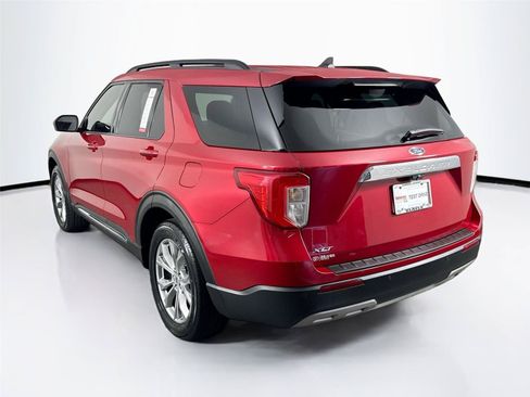 Used 2021 Ford Explorer XLT w/ Equipment Group 202A RWD image 11