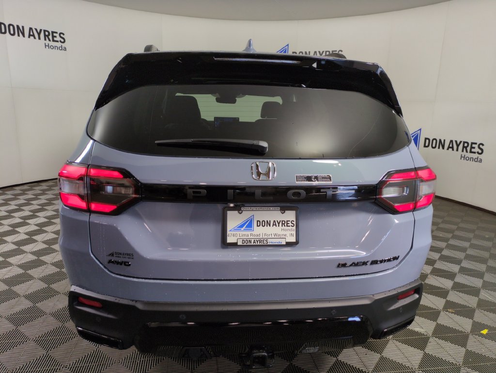 New 2026 Honda Pilot Black Edition image 4