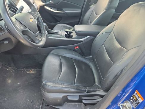 Used 2016 Chevrolet Volt Premier w/ Driver Confidence Package FWD image 6