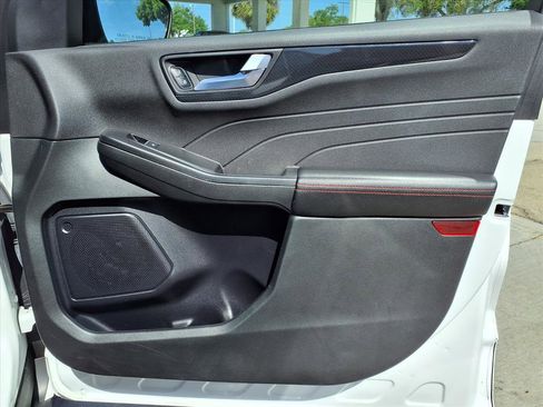 Used 2023 Ford Escape ST-Line FWD image 10