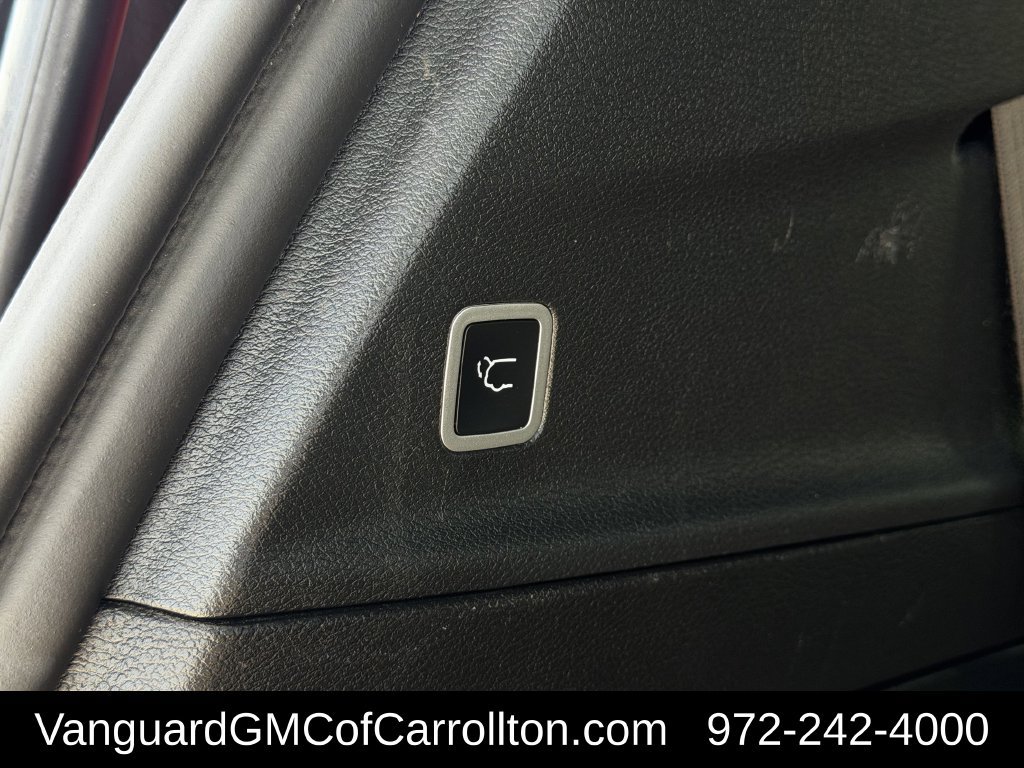 Used 2025 Chrysler Pacifica Limited FWD image 36