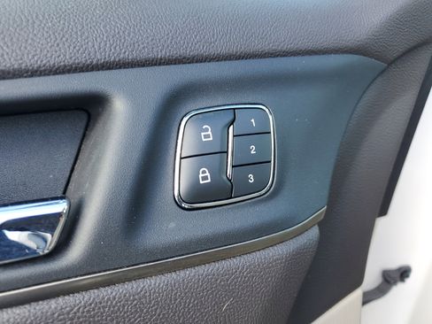 Used 2019 Lincoln MKC Reserve image 19